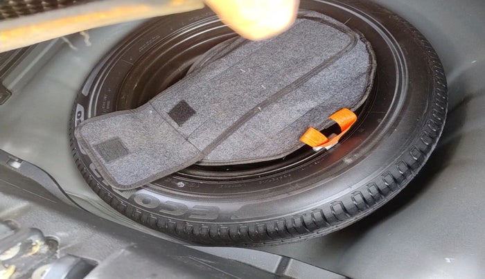 2021 Hyundai NEW I20 ASTA 1.2 MT, Petrol, Manual, 15,648 km, tyre