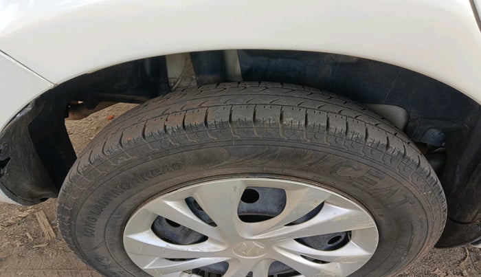 2019 Maruti Swift VXI, Petrol, Manual, 1,16,986 km, tyre