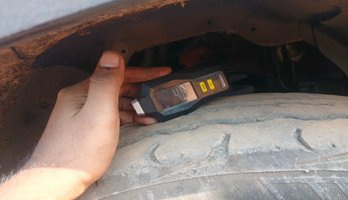 2016 Mahindra TUV300 T8 AMT, Diesel, Automatic, 92,443 km, tyre