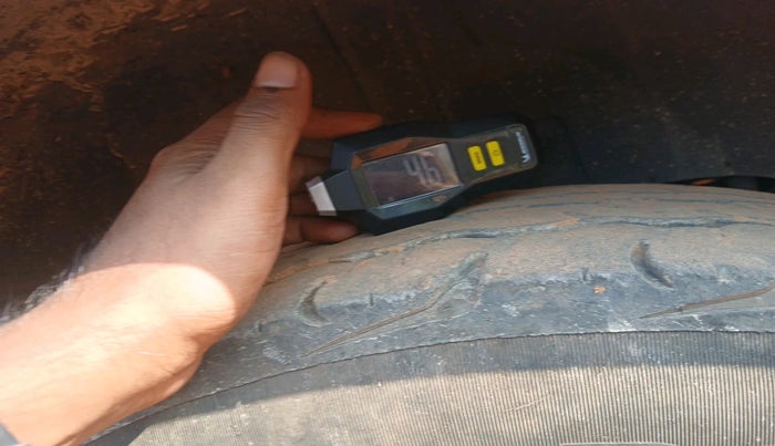 2016 Mahindra TUV300 T8 AMT, Diesel, Automatic, 92,443 km, tyre