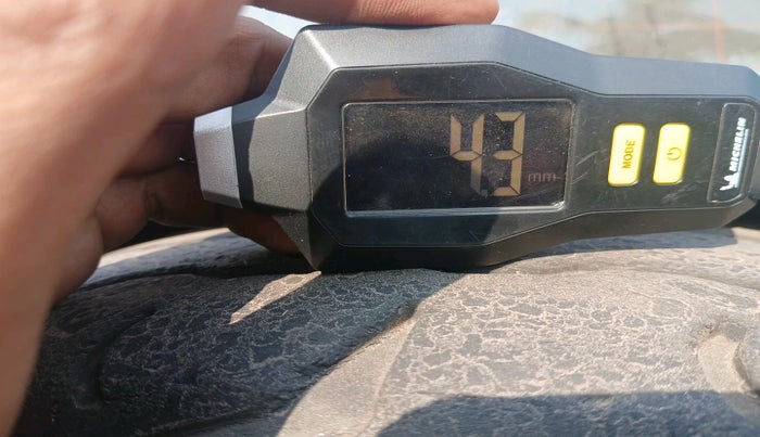 2016 Mahindra TUV300 T8 AMT, Diesel, Automatic, 92,443 km, tyre