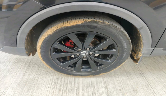 2023 MG ASTOR  SMART BLACK STORM EDITION , Petrol, Manual, 28,059 km, tyre