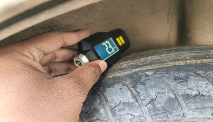 2014 Maruti Swift Dzire TOUR DIESEL, Diesel, Manual, 1,84,090 km, tyre