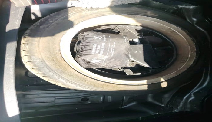 2011 Mercedes Benz E Class E 250 CDI ELEGANCE, Diesel, Automatic, 1,17,182 km, tyre