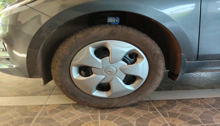 2022 Tata Tiago XT (O) PETROL, Petrol, Manual, 40,665 km, tyre