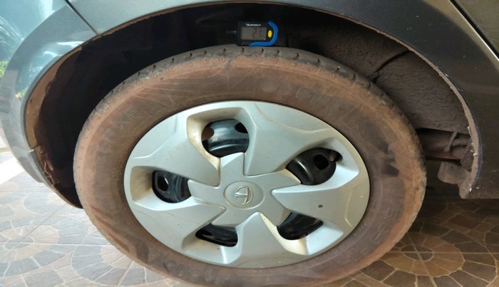 2022 Tata Tiago XT (O) PETROL, Petrol, Manual, 40,665 km, tyre