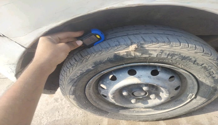 2017 Maruti Wagon R 1.0 LXI CNG, Petrol, Manual, 71,381 km, tyre