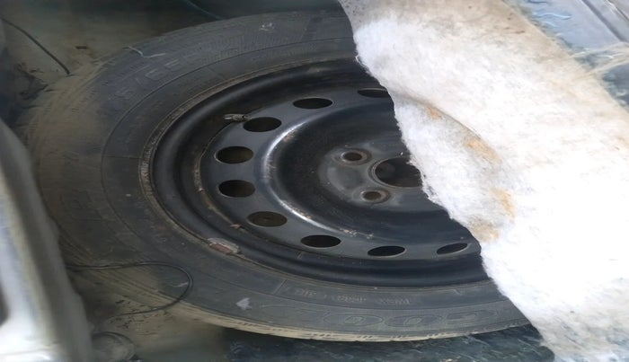 2015 Toyota Etios Liva G, Petrol, Manual, 71,277 km, tyre