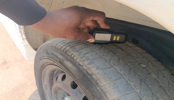 2013 Toyota Innova 2.5 GX 7 STR, Diesel, Manual, 96,161 km, tyre