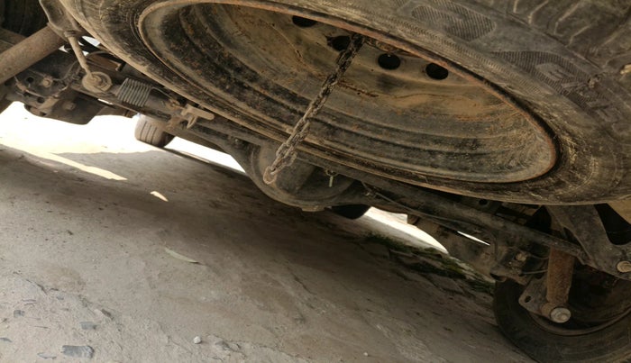 2013 Toyota Innova 2.5 GX 7 STR, Diesel, Manual, 96,161 km, tyre