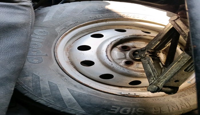 2013 Maruti Wagon R 1.0 LXI CNG, Petrol, Manual, 75,290 km, tyre