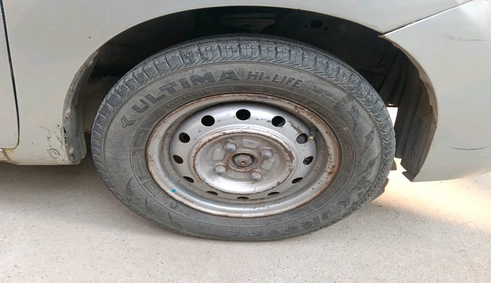 2013 Maruti Wagon R 1.0 LXI CNG, Petrol, Manual, 75,290 km, tyre