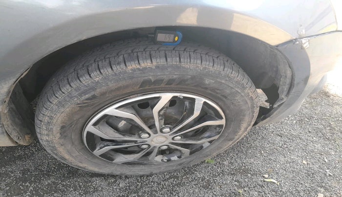 2014 Maruti Swift Dzire VDI, Diesel, Manual, 1,02,782 km, tyre