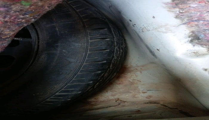 2012 Ford Figo ZXI 1.4 DIESEL, Diesel, Manual, 1,15,144 km, tyre