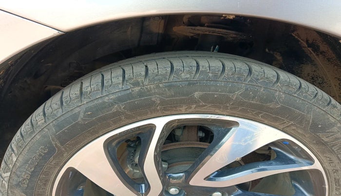 2020 Maruti Baleno ZETA PETROL 1.2, Petrol, Manual, 30,324 km, tyre