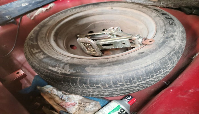 2013 Hyundai Eon MAGNA +, Petrol, Manual, 69,292 km, tyre