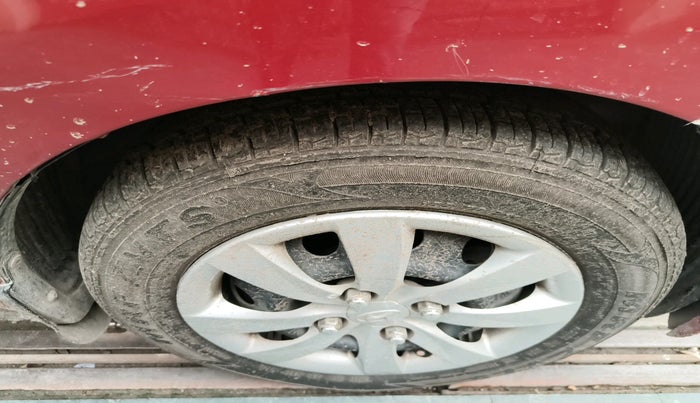 2013 Hyundai Eon MAGNA +, Petrol, Manual, 69,292 km, tyre