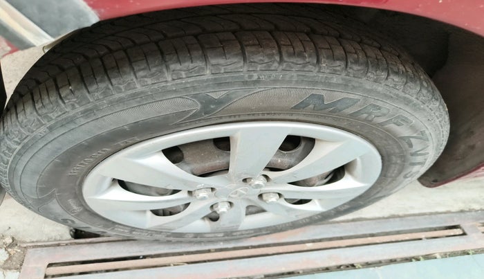 2013 Hyundai Eon MAGNA +, Petrol, Manual, 69,292 km, tyre