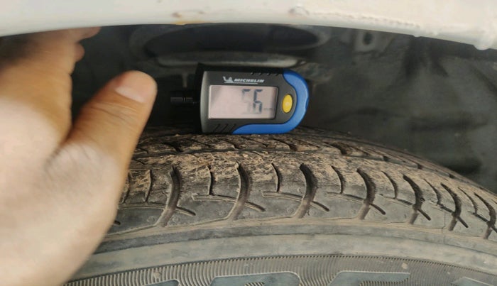 2010 Hyundai i20 MAGNA 1.2, Petrol, Manual, 74,600 km, tyre