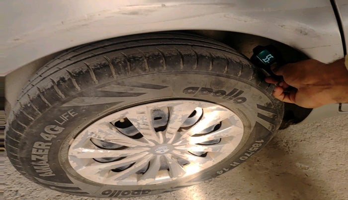 2011 Skoda Fabia AMBITION 1.2 MPI, Petrol, Manual, 1,89,303 km, tyre