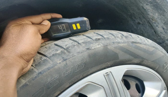 2018 Tata NEXON XM PETROL, Petrol, Manual, 59,476 km, tyre