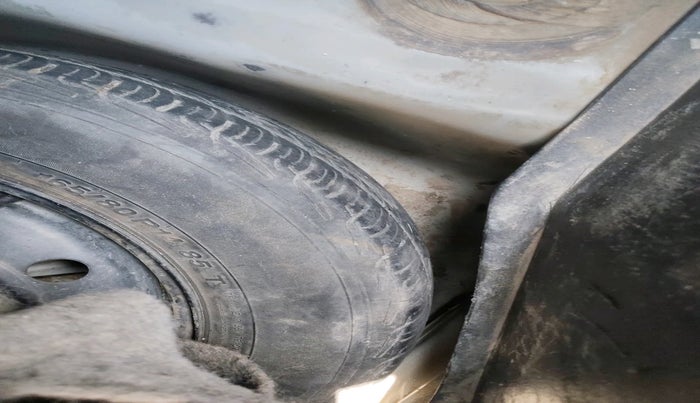 2014 Maruti Swift VDI, Diesel, Manual, 2,33,536 km, tyre