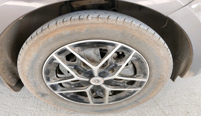 2019 Tata Tiago XZA PETROL, Petrol, Automatic, 33,910 km, tyre