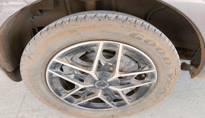 2019 Tata Tiago XZA PETROL, Petrol, Automatic, 33,910 km, tyre