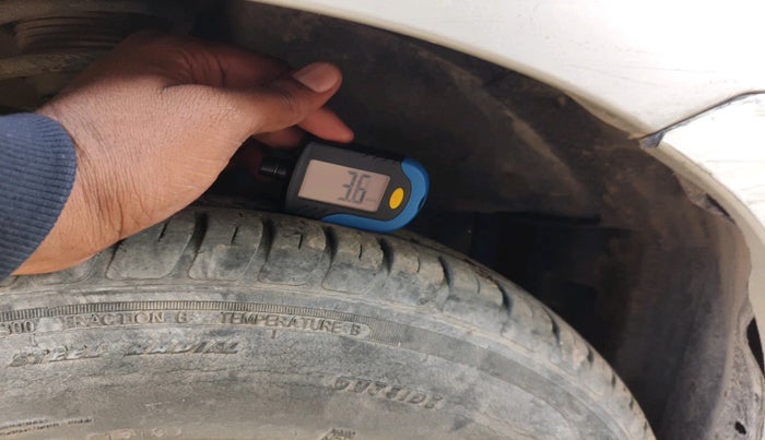 2011 Maruti Swift LXI, Petrol, Manual, 1,52,886 km, tyre