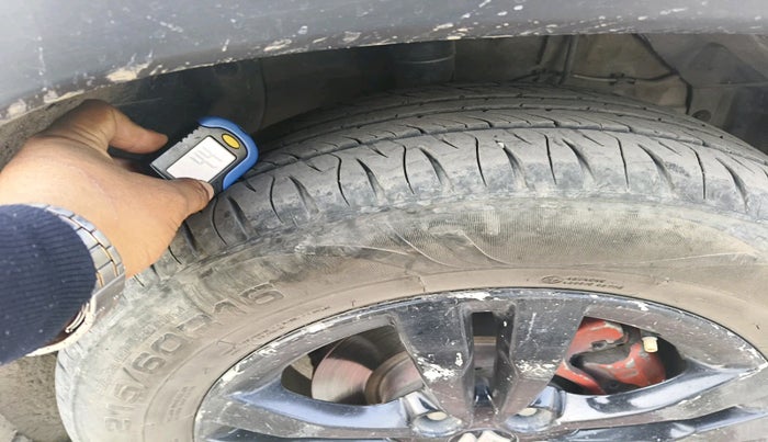 2019 Maruti Vitara Brezza ZDI, Diesel, Manual, 1,42,319 km, tyre