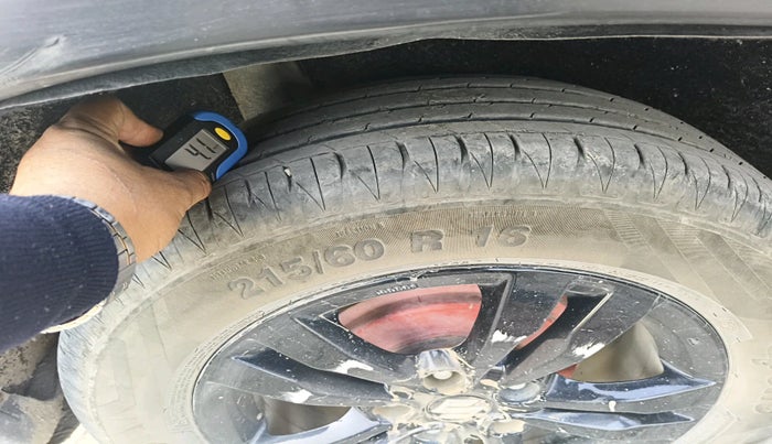 2019 Maruti Vitara Brezza ZDI, Diesel, Manual, 1,42,319 km, tyre