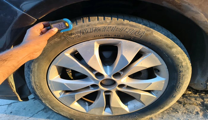 2012 Mercedes Benz E Class E 220 CDI ELEGANCE, Diesel, Automatic, 1,12,972 km, tyre