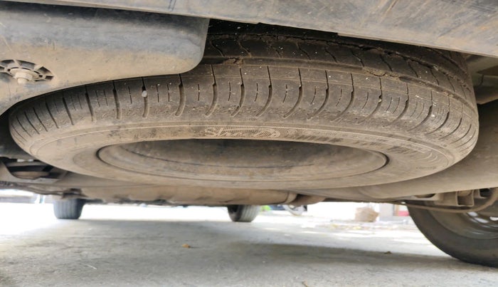 2023 KIA CARENS PRESTIGE 1.5 DIESEL IMT 7 STR, Diesel, Manual, 1,22,120 km, tyre