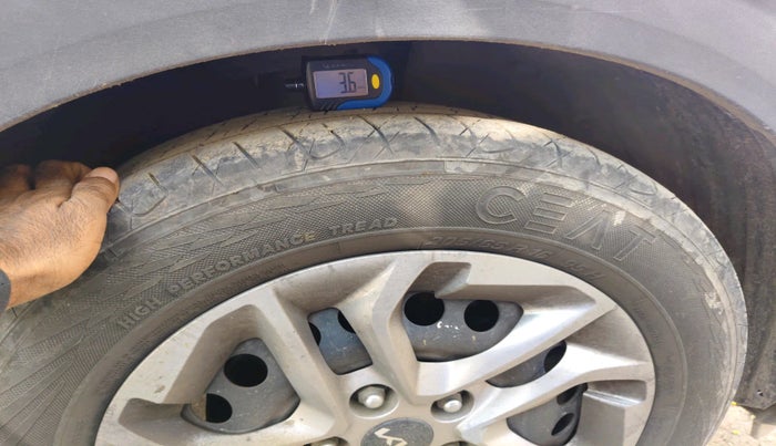 2023 KIA CARENS PRESTIGE 1.5 DIESEL IMT 7 STR, Diesel, Manual, 1,22,120 km, tyre