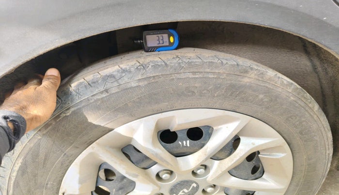 2023 KIA CARENS PRESTIGE 1.5 DIESEL IMT 7 STR, Diesel, Manual, 1,22,120 km, tyre