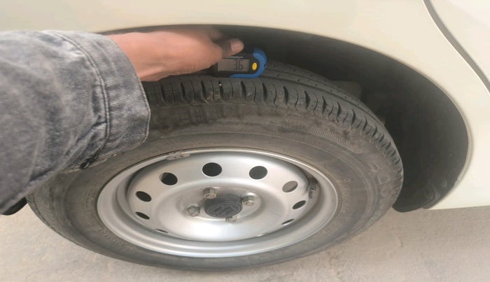 2019 Maruti Swift LXI, Petrol, Manual, 17,401 km, tyre