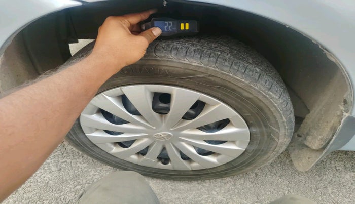 2011 Toyota Etios Liva G, Petrol, Manual, 74,048 km, tyre