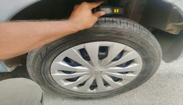 2011 Toyota Etios Liva G, Petrol, Manual, 74,048 km, tyre