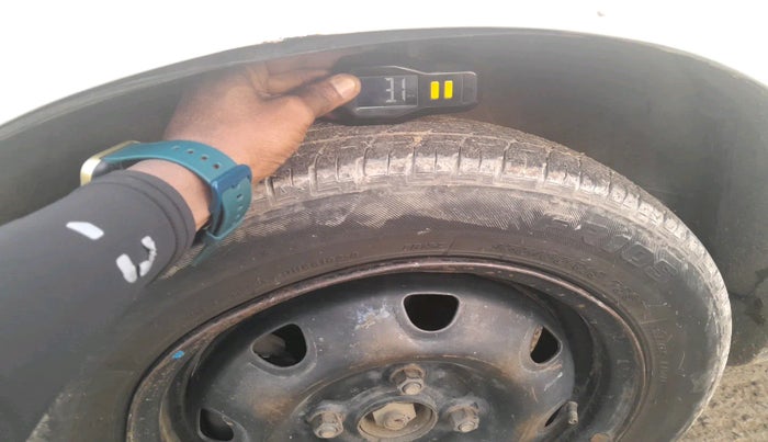 2018 Maruti Alto K10 VXI (O) AMT, Petrol, Automatic, 1,42,722 km, tyre