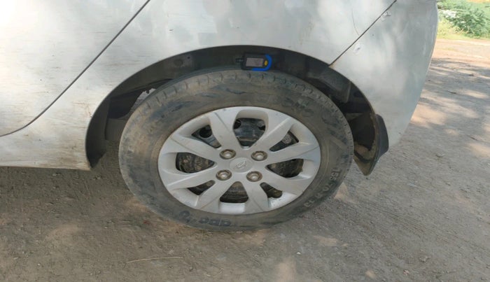 2016 Hyundai Eon MAGNA + AIRBAG, Petrol, Manual, 71,274 km, tyre