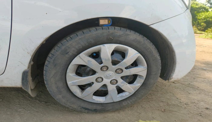 2016 Hyundai Eon MAGNA + AIRBAG, Petrol, Manual, 71,274 km, tyre