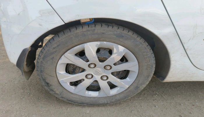 2016 Hyundai Eon MAGNA + AIRBAG, Petrol, Manual, 71,274 km, tyre