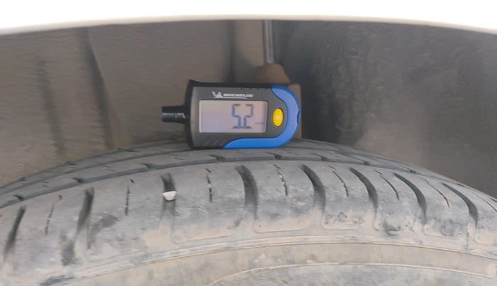 2012 Ford Figo ZXI 1.4 DIESEL, Diesel, Manual, 1,77,395 km, tyre