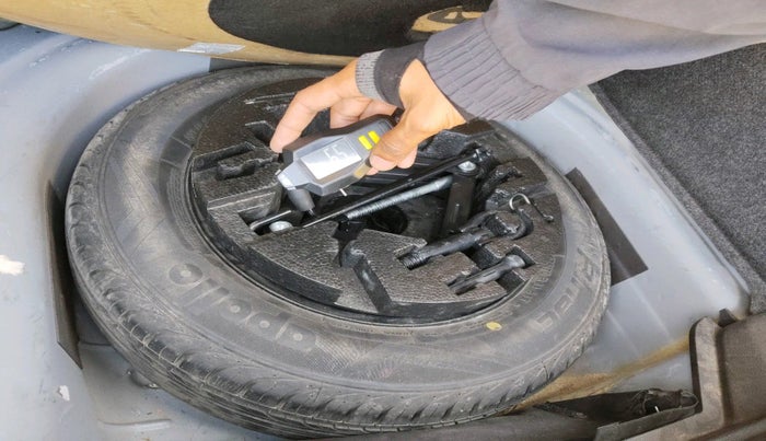 2017 Volkswagen Ameo HIGHLINE PLUS 1.5L AT 16 ALLOY, Diesel, Automatic, 80,354 km, tyre