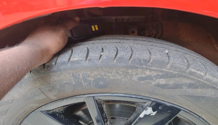 2015 Volkswagen Polo HIGHLINE1.5L, Diesel, Manual, 94,853 km, tyre