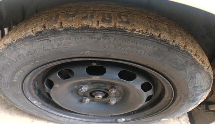 2010 Ford Figo EXI 1.4 DIESEL, Diesel, Manual, 1,43,876 km, tyre