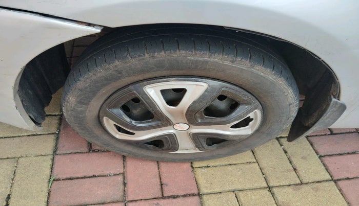 2012 Toyota Etios Liva GD, Diesel, Manual, 1,36,200 km, tyre