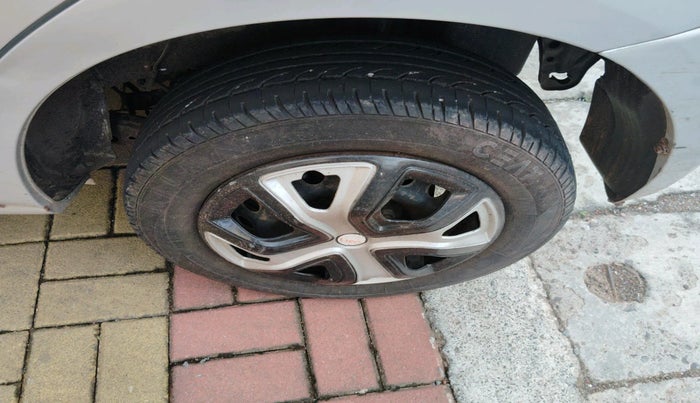 2012 Toyota Etios Liva GD, Diesel, Manual, 1,36,200 km, tyre