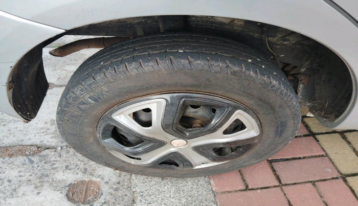 2012 Toyota Etios Liva GD, Diesel, Manual, 1,36,200 km, tyre