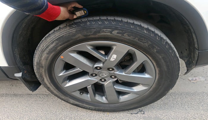 2022 Tata Safari XT PLUS, Diesel, Manual, 32,613 km, tyre